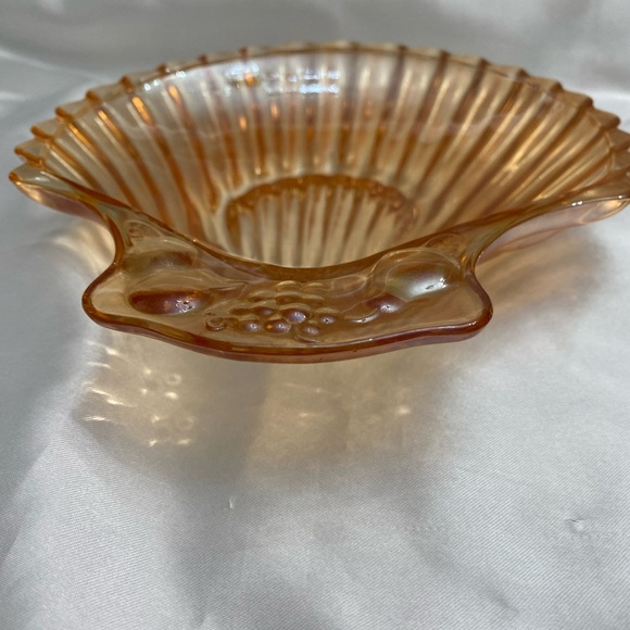 EUC IRIDESCENT AMBER CARNIVAL GLASS SEASHELL SHAPED TRINKET/CANDY/RELISH DISH - Picture 6 of 6